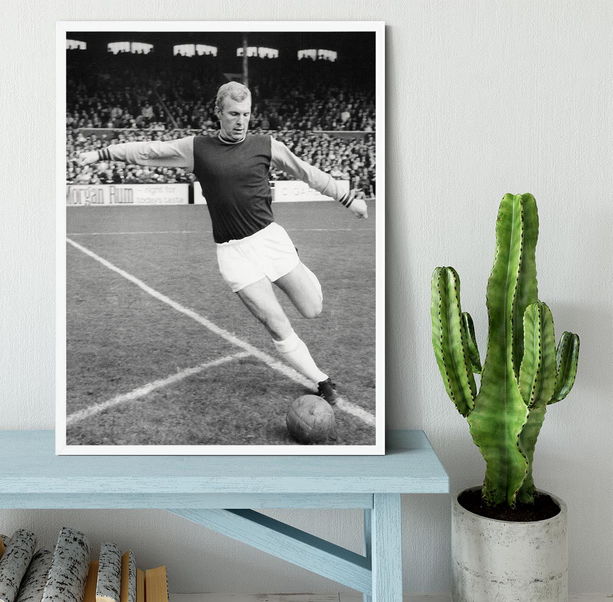 Bobby Moore West Ham Footballer Framed Print - Canvas Art Rocks -6
