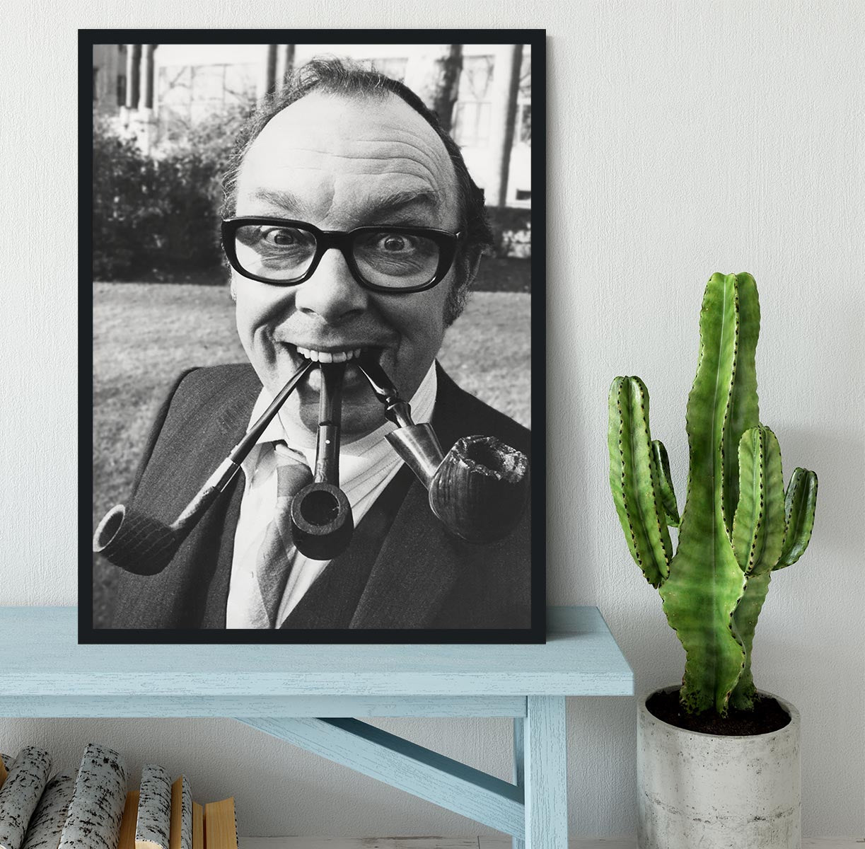 Eric Morecambe with three pipes in his mouth Framed Print - Canvas Art Rocks - 2