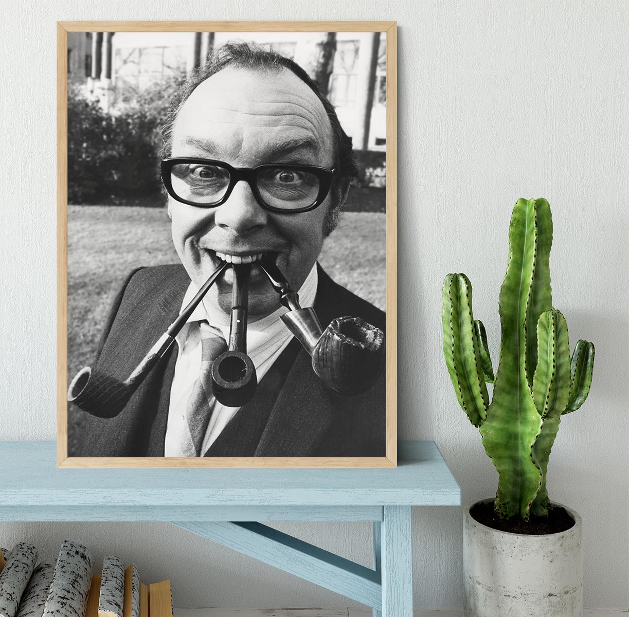 Eric Morecambe with three pipes in his mouth Framed Print - Canvas Art Rocks - 4