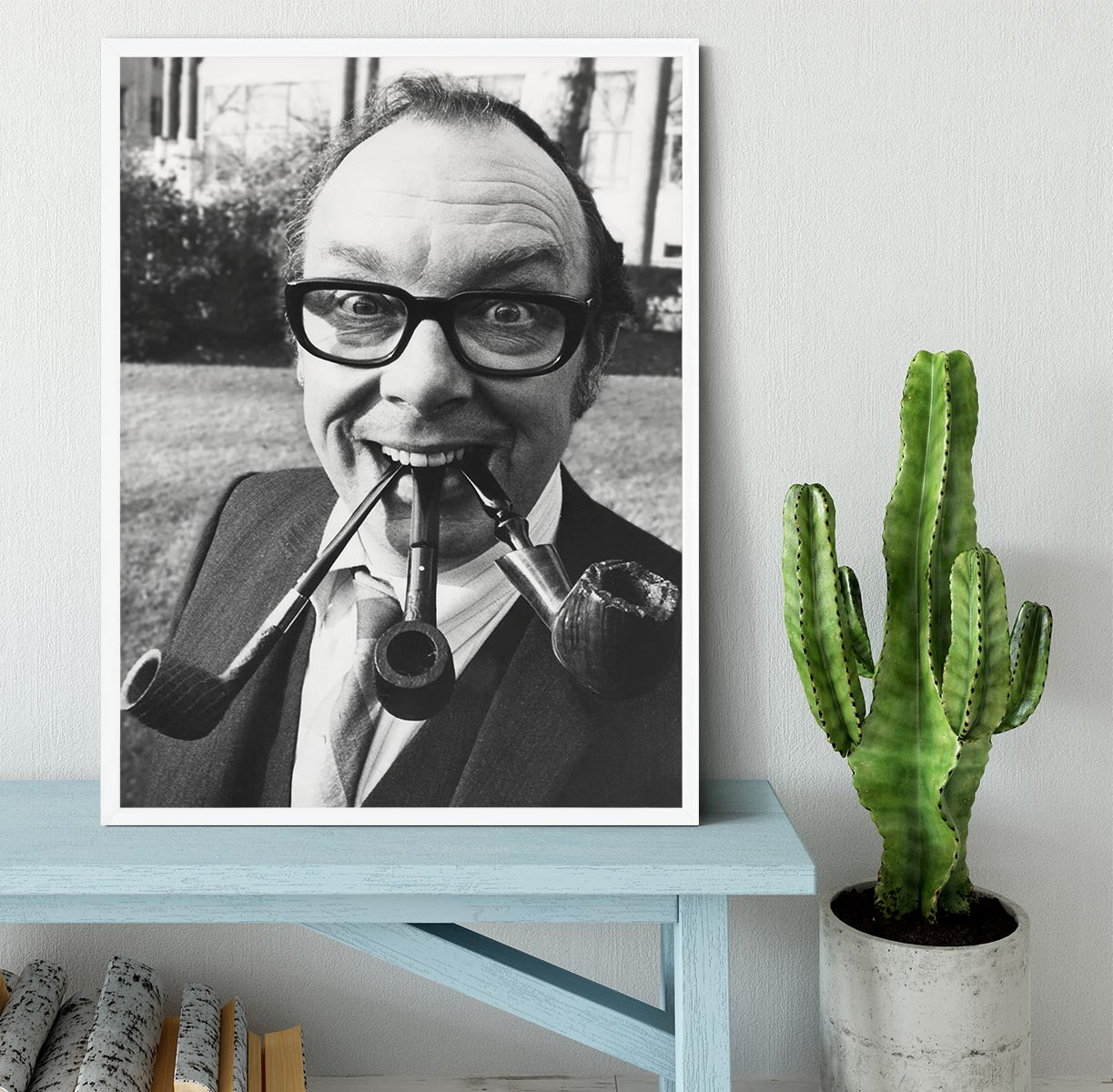 Eric Morecambe with three pipes in his mouth Framed Print - Canvas Art Rocks -6