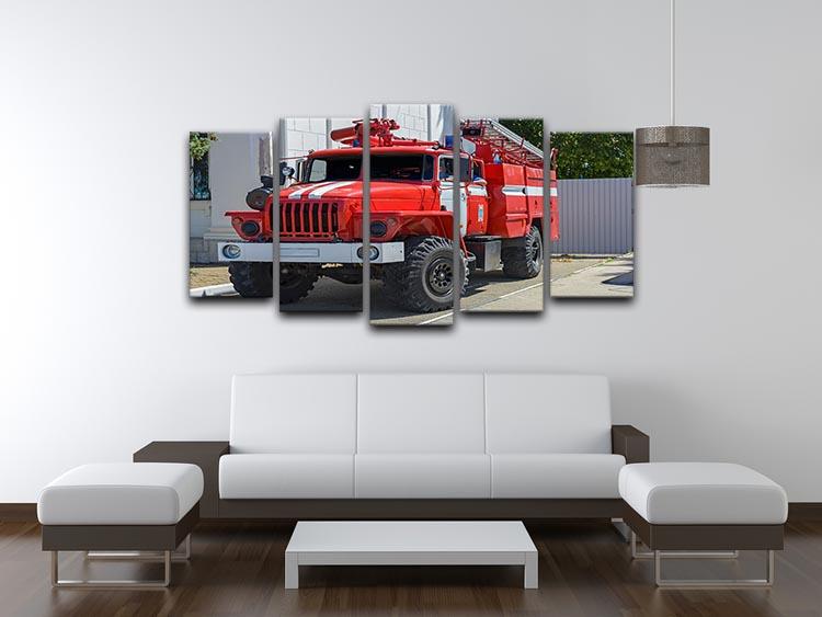 Fire Truck In The City 5 Split Panel Canvas  - Canvas Art Rocks - 3