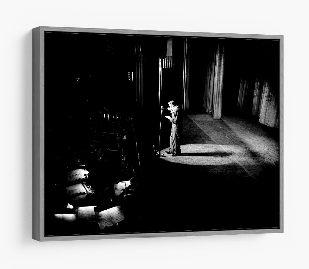 Frank Sinatra on stage HD Metal Print