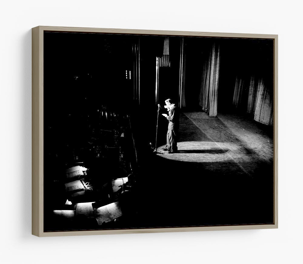 Frank Sinatra on stage HD Metal Print