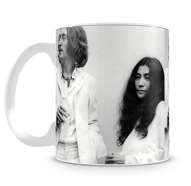 John Lennon and Yoko Ono at an exhibition Mug - Canvas Art Rocks - 2