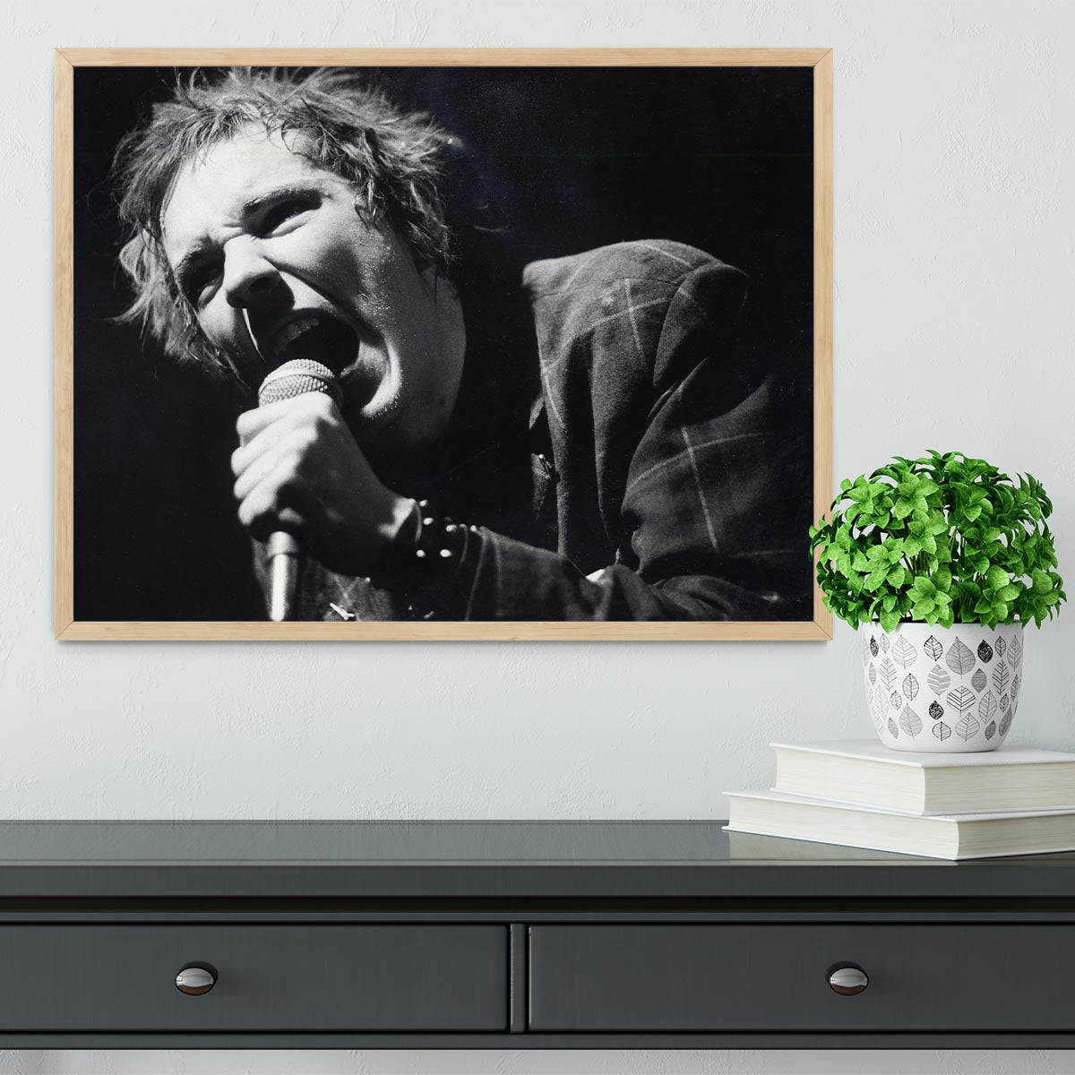 Johnny Rotten sings Framed Print - Canvas Art Rocks - 4