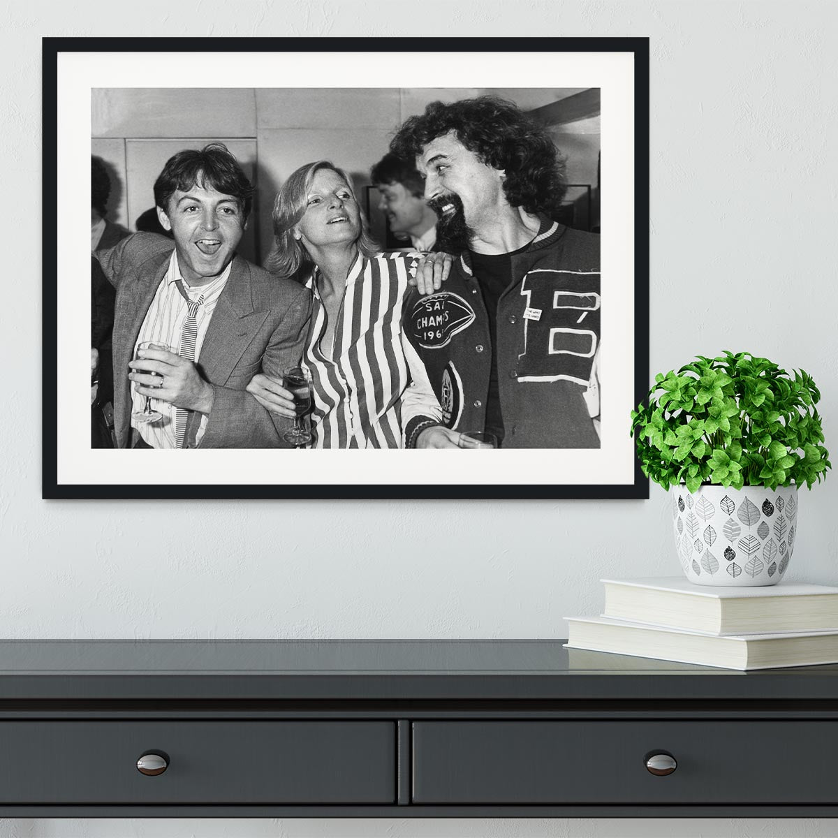 Paul and Linda McCartney with Billy Connolly Framed Print - Canvas Art Rocks - 1