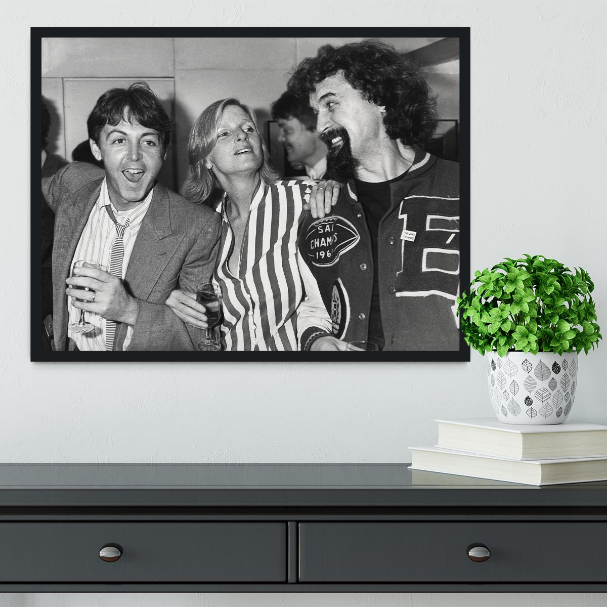 Paul and Linda McCartney with Billy Connolly Framed Print - Canvas Art Rocks - 2