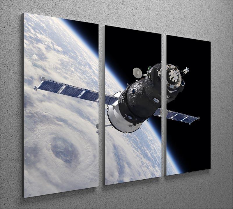Spaceship Soyuz TMA at the Earth orbit 3 Split Panel Canvas Print - Canvas Art Rocks - 2