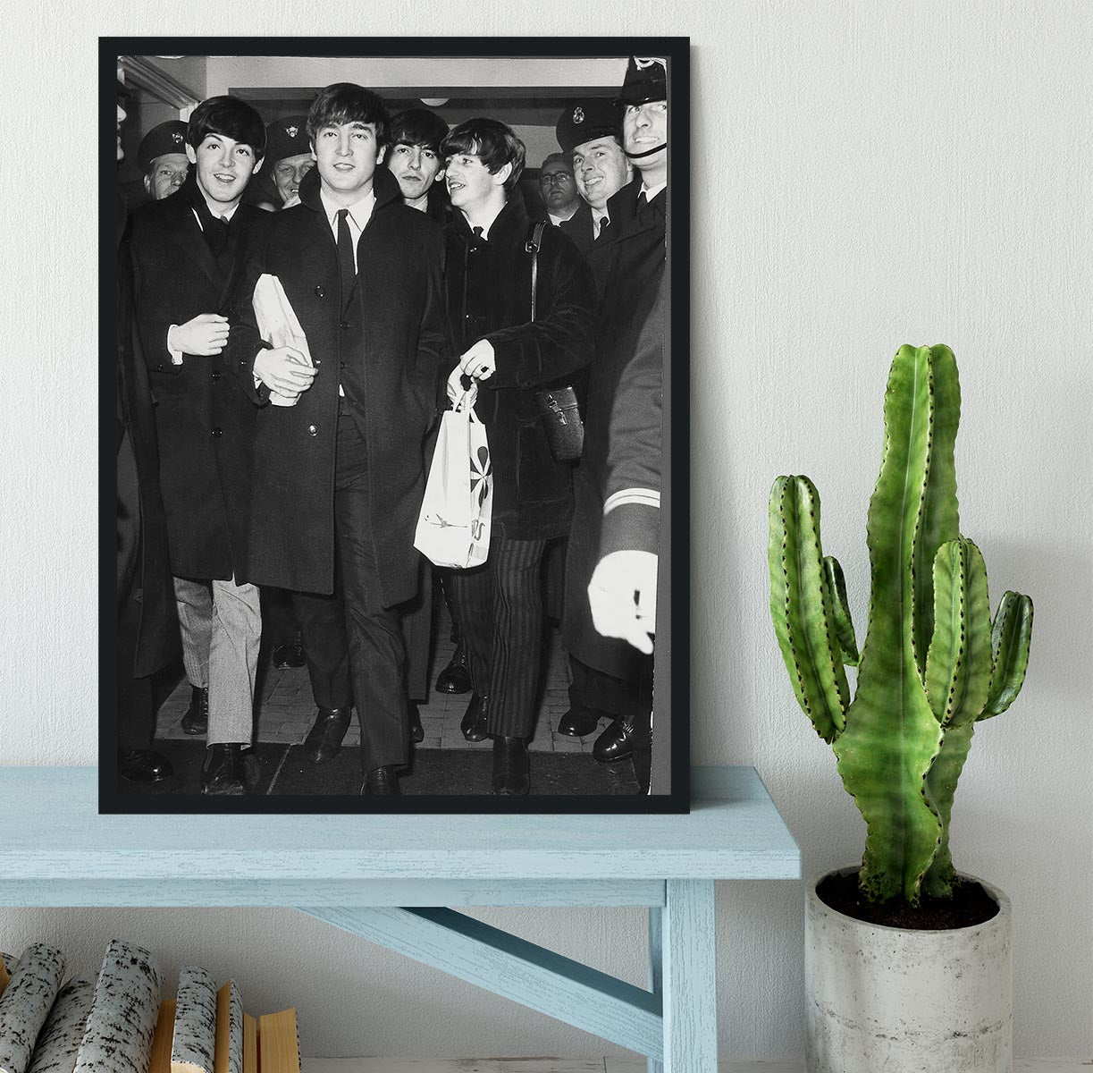 The Beatles arrive at London Airport Framed Print - Canvas Art Rocks - 2