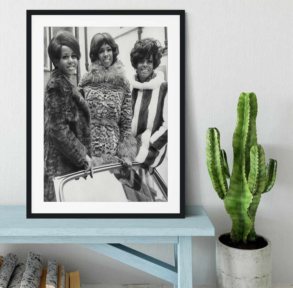 The Supremes ready to sing Framed Print - Canvas Art Rocks - 1