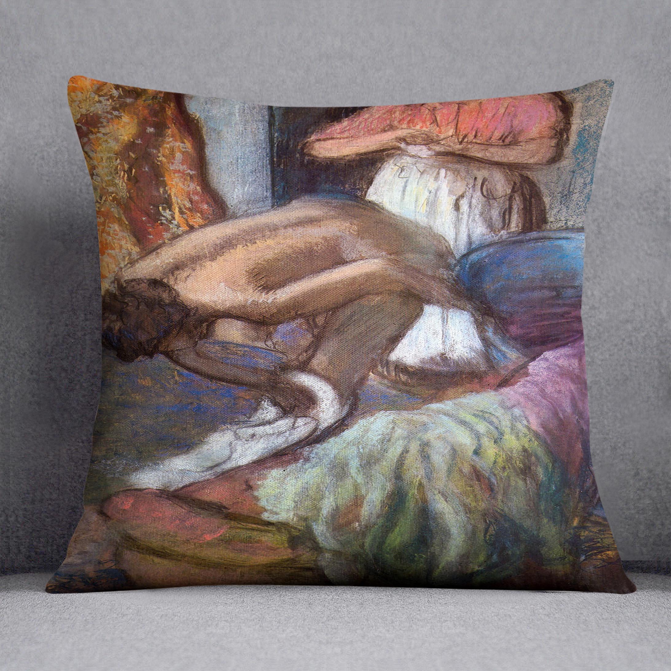 The strengthening after the bathwater by Degas Cushion