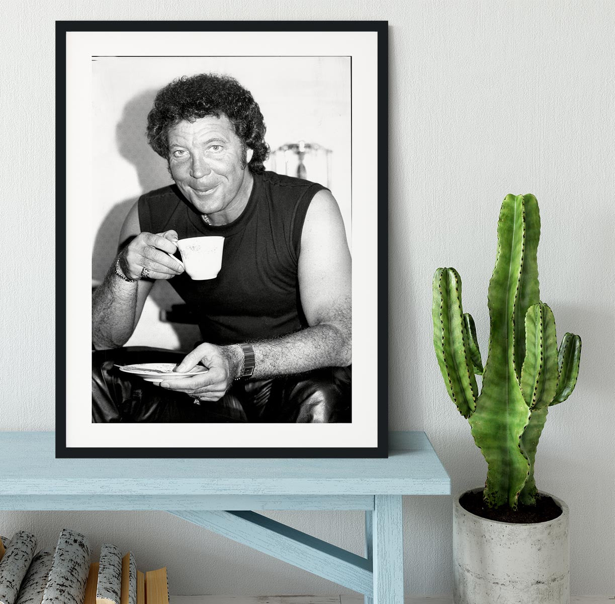 Tom Jones with a cuppa Framed Print - Canvas Art Rocks - 1